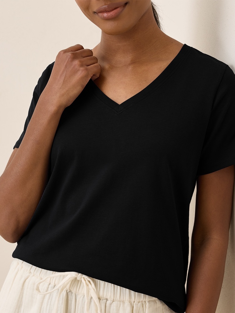 ‼️EUC: Pact Organic Black Short Sleeve V-Neck T-Shirt - M - Picture 2 of 5
